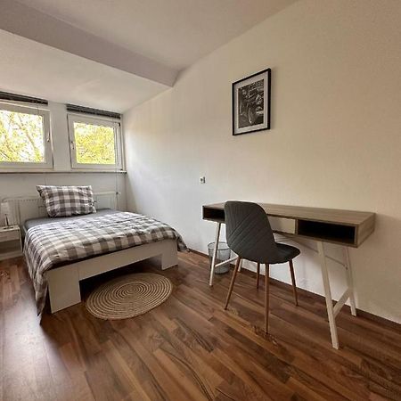 Zimmer Im Zentrum - In Der Naehe Zum Hauptbahnhof Paderborn Bagian luar foto